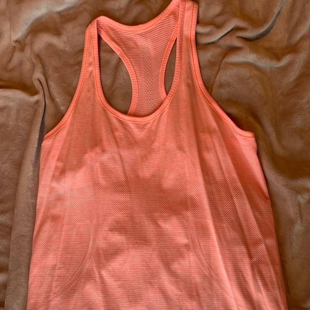 Lululemon tank
